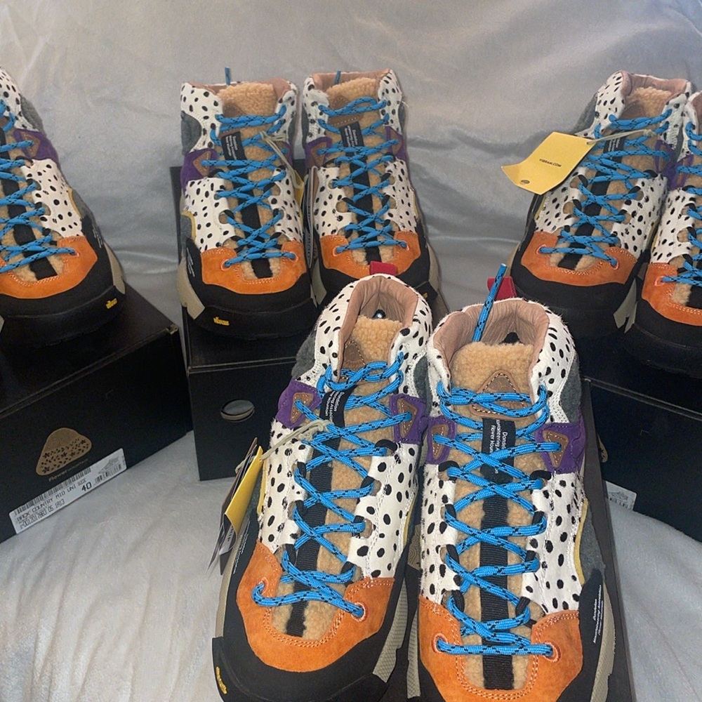 NWT Flower Mountain Womens Back Country Mid Suede & Pony Hair High Top Sneaker - Picture 9 of 14